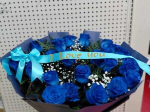 Ramos de 25 rosas con nubes